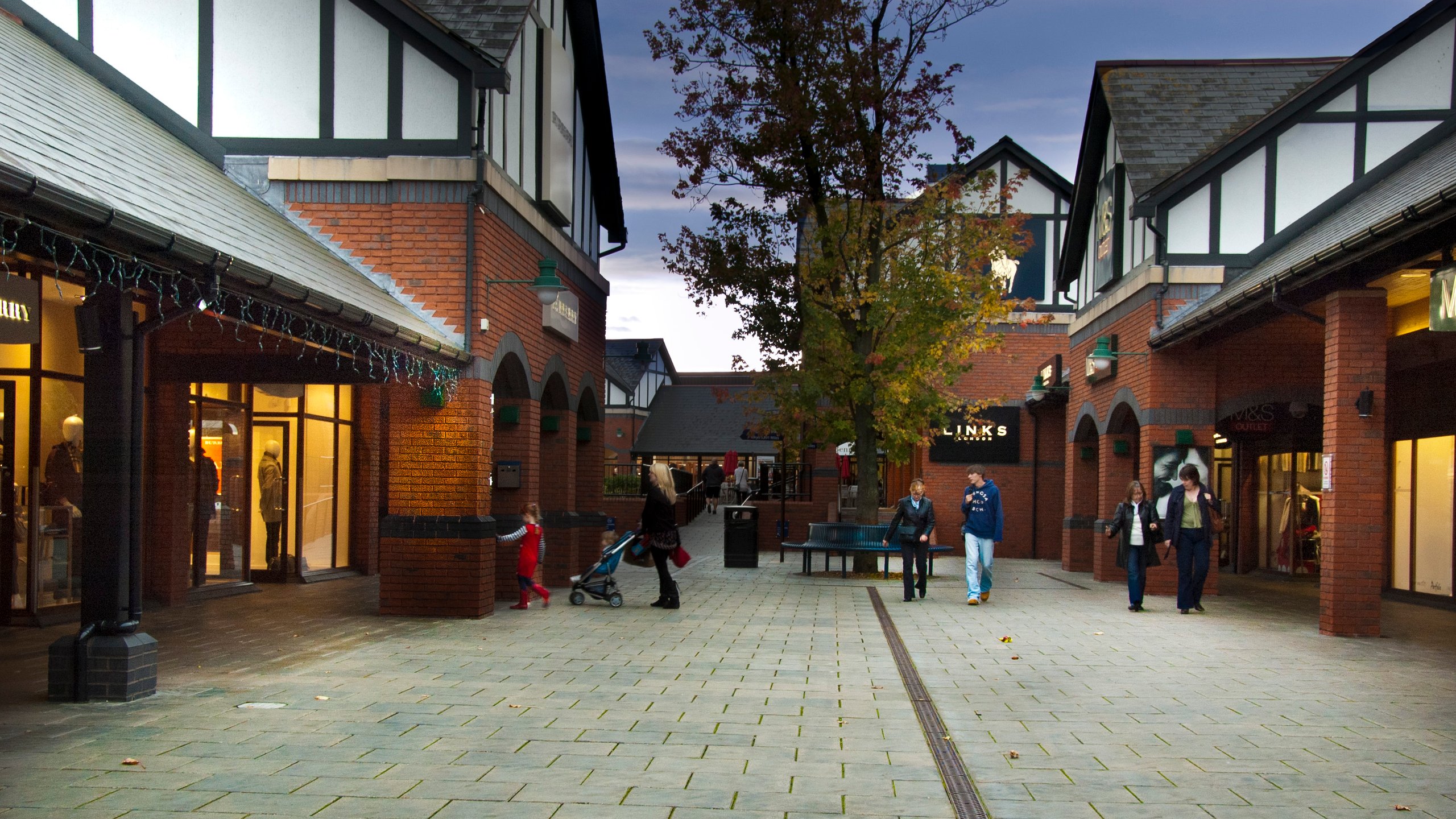 Shopping outlet with shoppers.